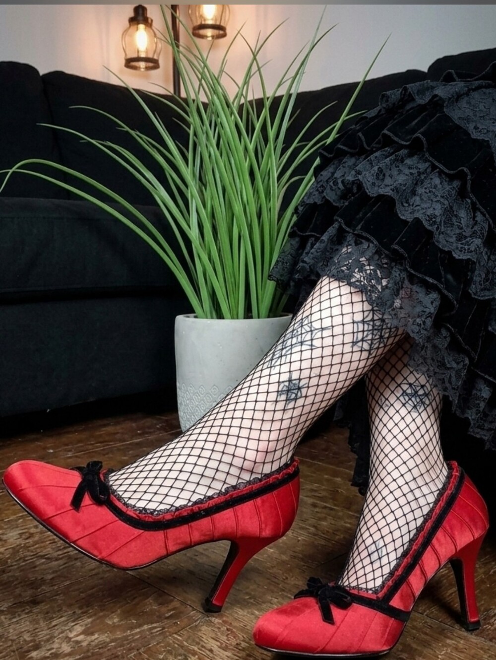 Y2k goth girl style pleated red satin lace trim Unlisted  Kenneth Cole pumps 8.5
